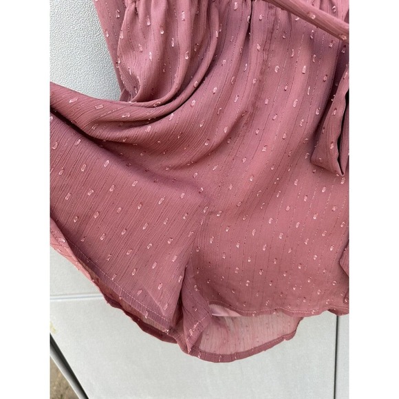 Lulu’s Closer Look Dusty Rose Mauve Swiss Dot Tie Sleeve Romper Womens Sz S NWT - Picture 9 of 16